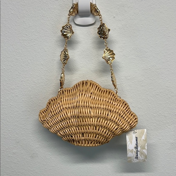 Tommy Bahama Handbags - Tommy Bahama | Seashell 🐚 Bag w/ Gold Seashell Handle